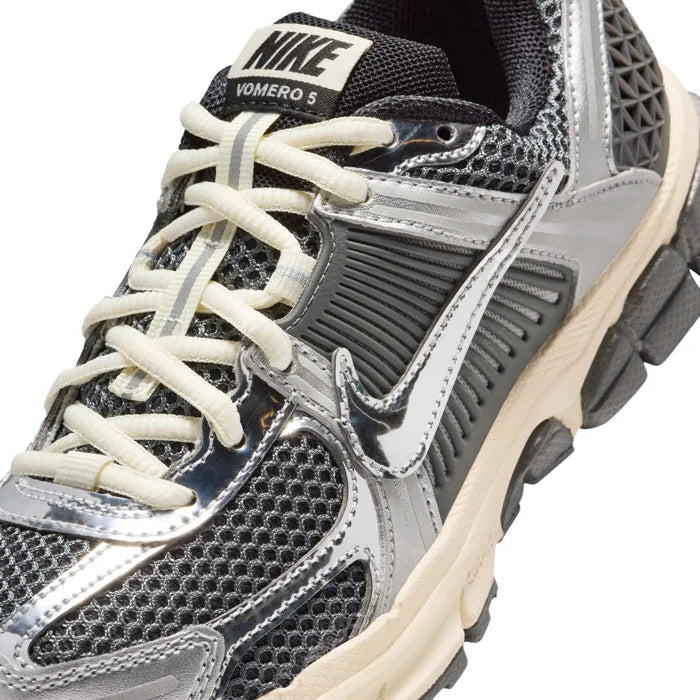 Nike Vomero 5 Big Kids' Shoes