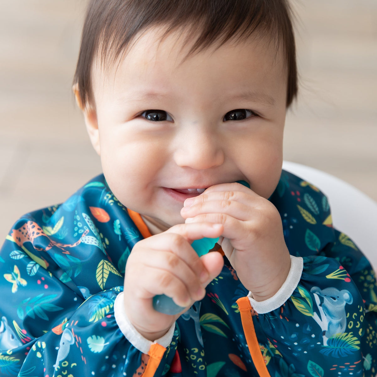 Sleeved Bib 1 Pack: Jungle and Animal Print