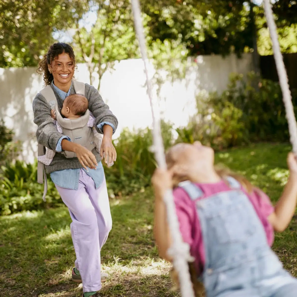 BabyBjörn Baby Carrier Hold